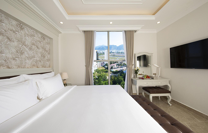 Deluxe City View - Khách sạn Merperle Beach Nha Trang